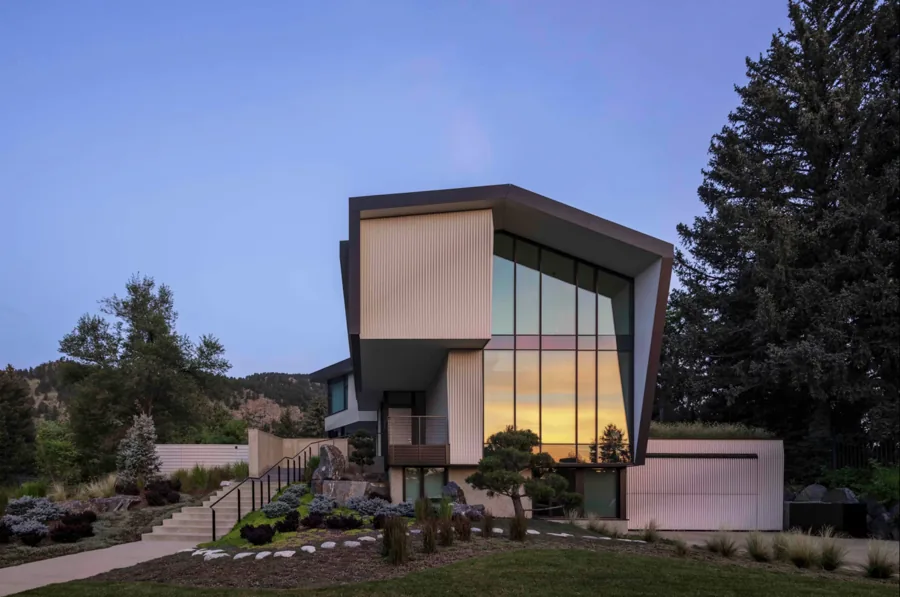Vergence House
